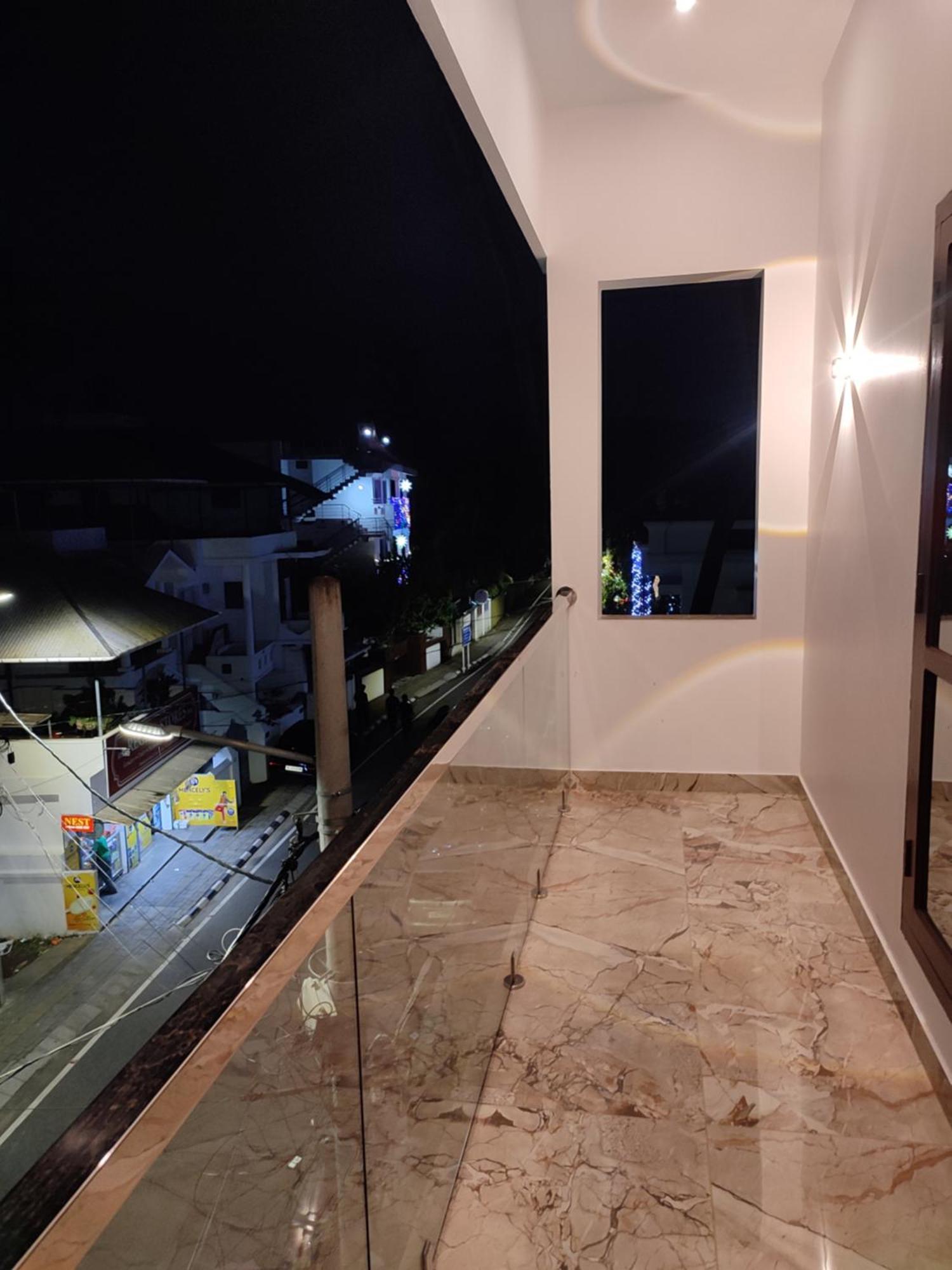 Alam Homestay Kochi エクステリア 写真